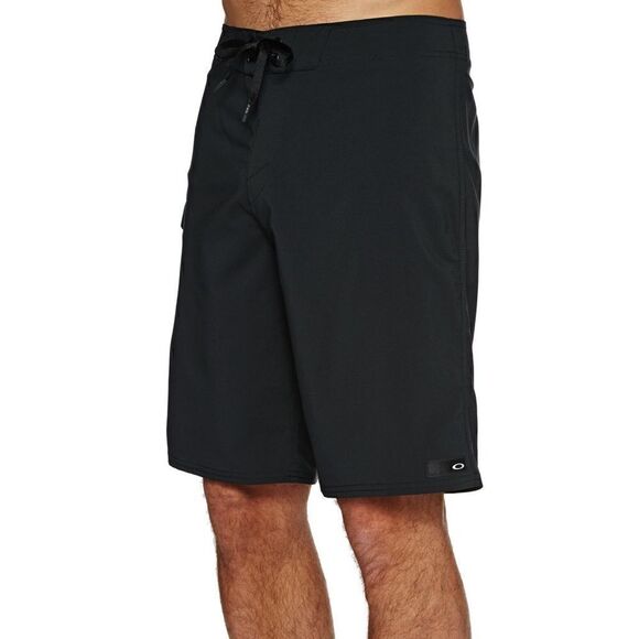 Men’s black Oakley shorts - Picture 2 of 6